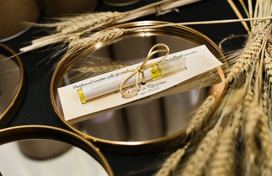 Mărturii de nuntă personalizate din parfumul ales