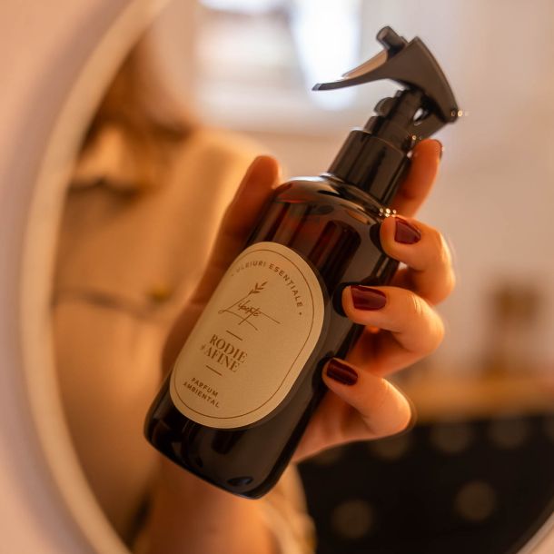 Parfum ambiental cu aroma de rodie si afine