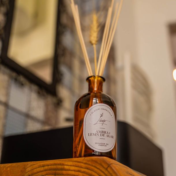 difuzor cu bastonașe, parfum de camera, odorizant camera