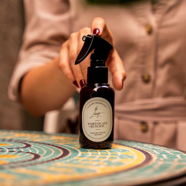 Parfum auto cu aroma de portocale si busuioc