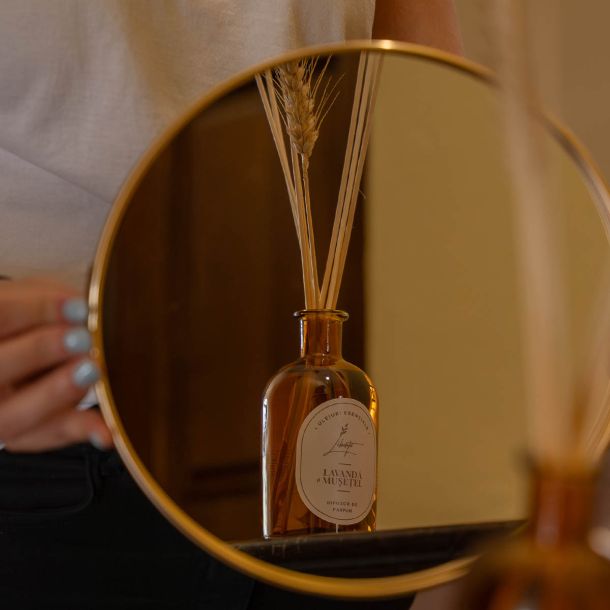 Parfum de camera cu aroma de lavanda si musetel