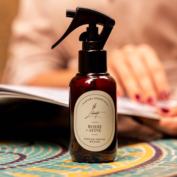 Parfum auto cu aroma de rodie si afine
